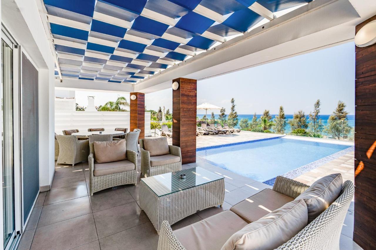 Beach Front Aqua Marina By Ezoria Villas Paralimni Exteriér fotografie