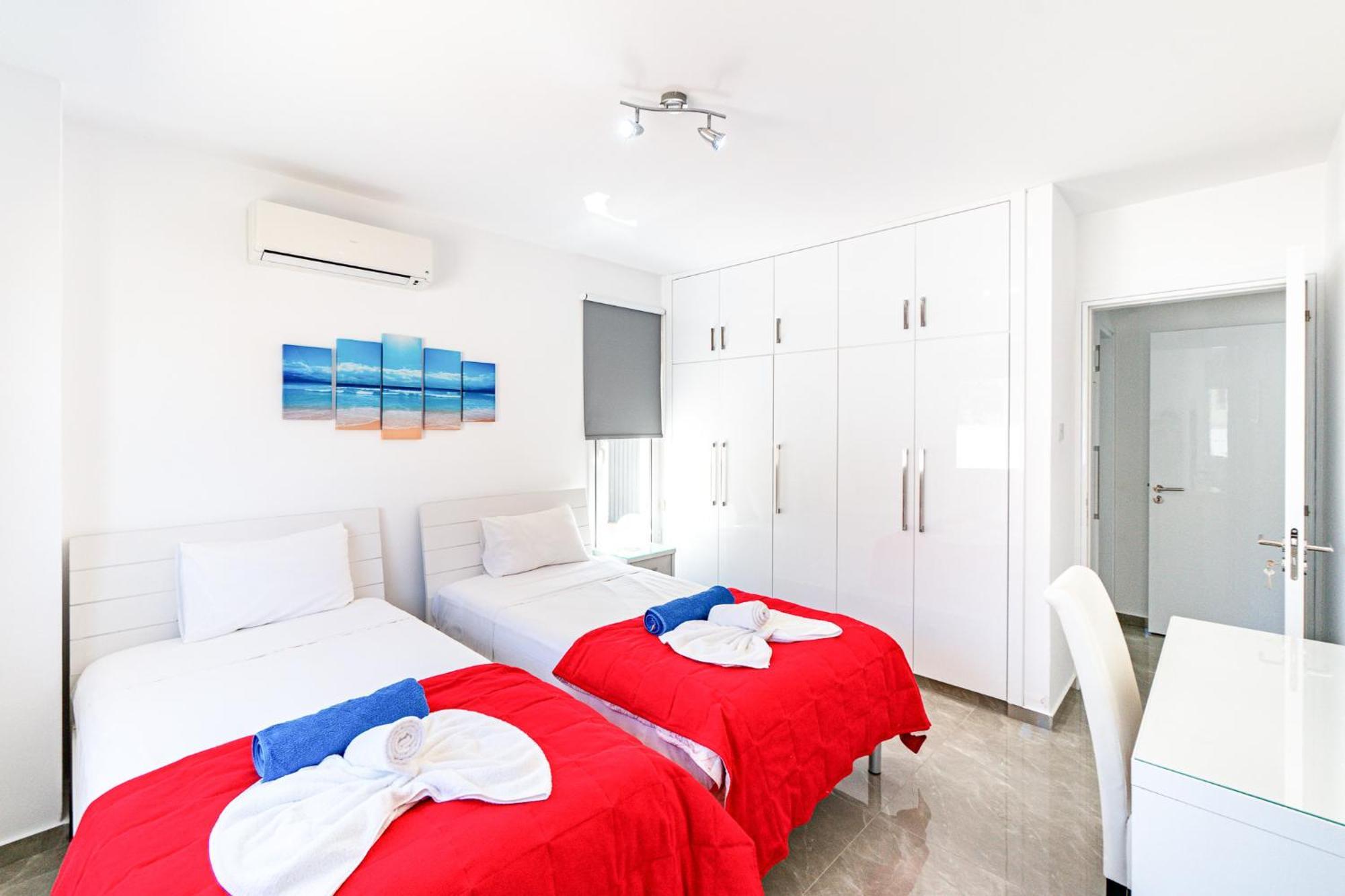 Beach Front Aqua Marina By Ezoria Villas Paralimni Exteriér fotografie