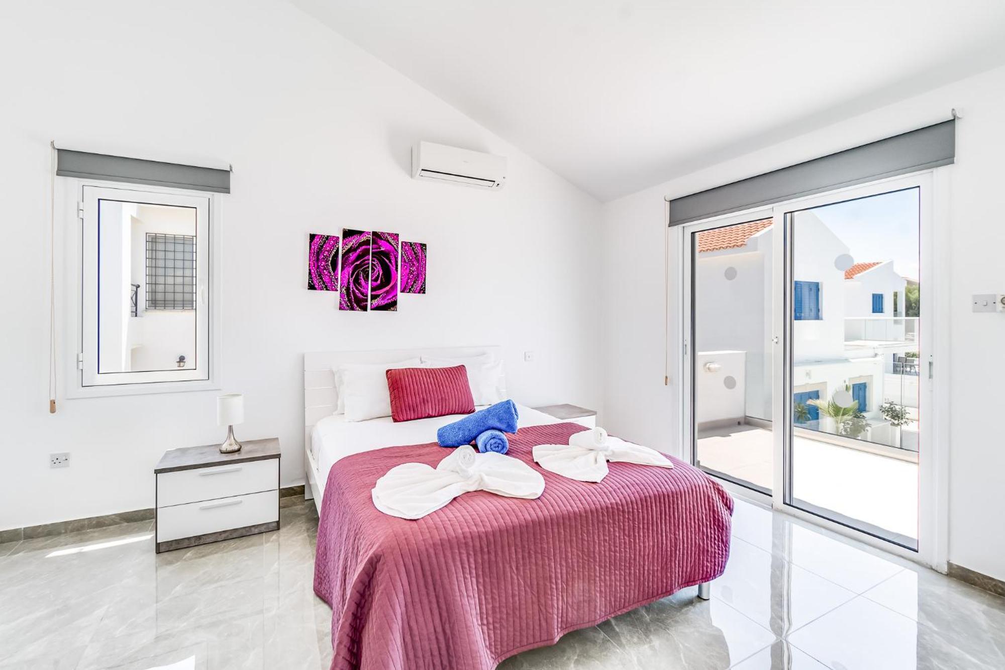 Beach Front Aqua Marina By Ezoria Villas Paralimni Exteriér fotografie